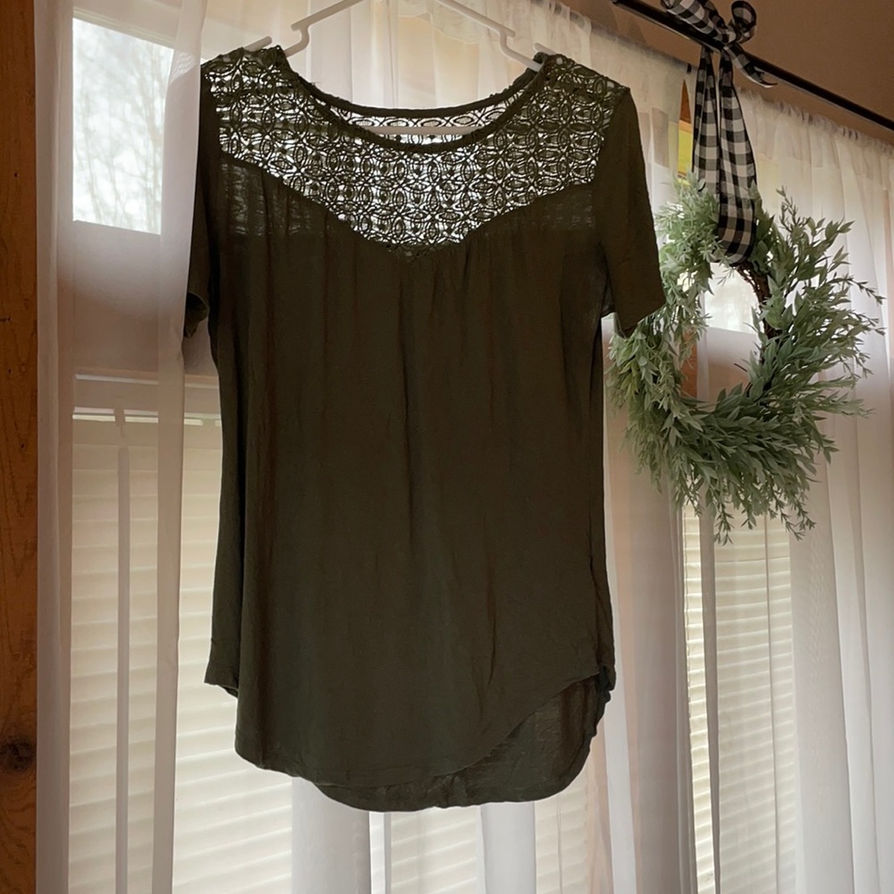 Old Navy Olive short sleeve embroidered top - Picture 1 of 3